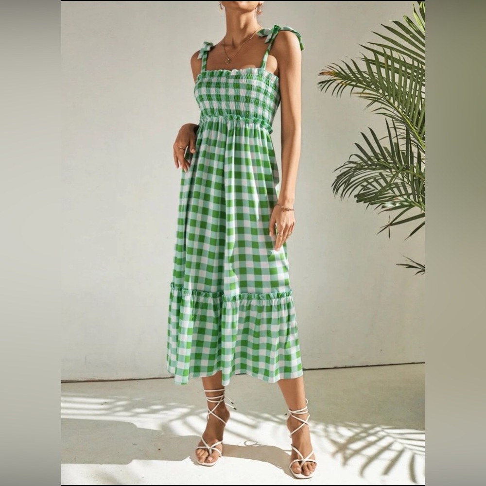 Knot shoulder dress